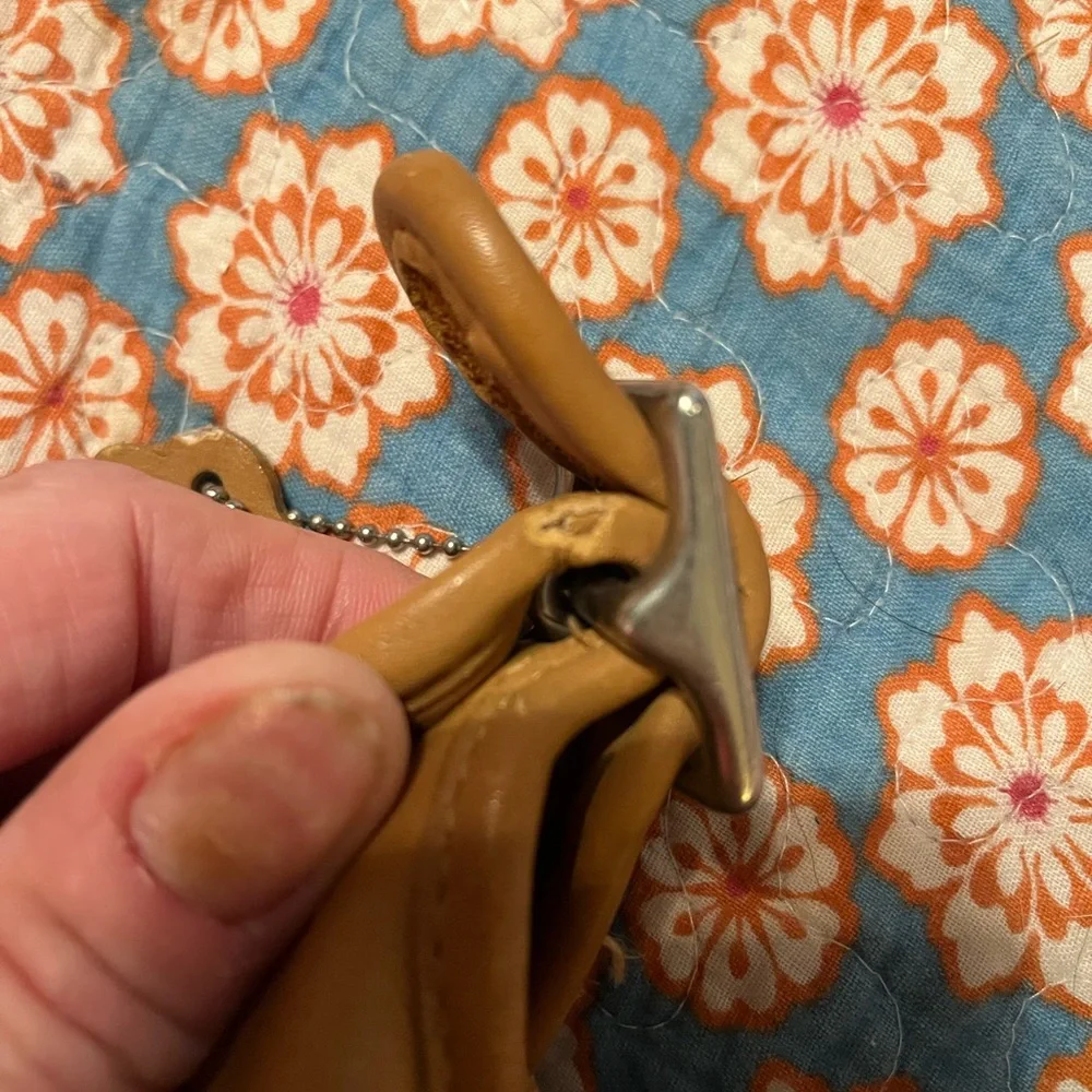 Vintage Coach Medium Slim Duffle Sac - 9816, tan - Picture 10 of 16